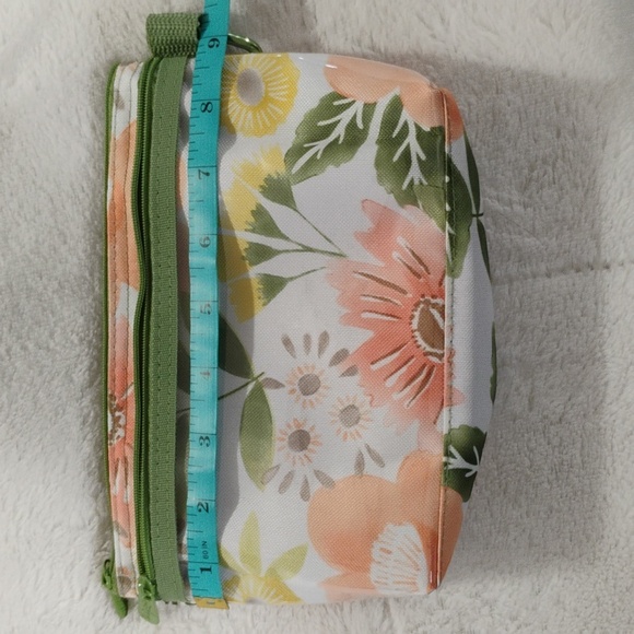 Thirty-One Clip Pouches - Floral Pattern - Picture 8 of 11